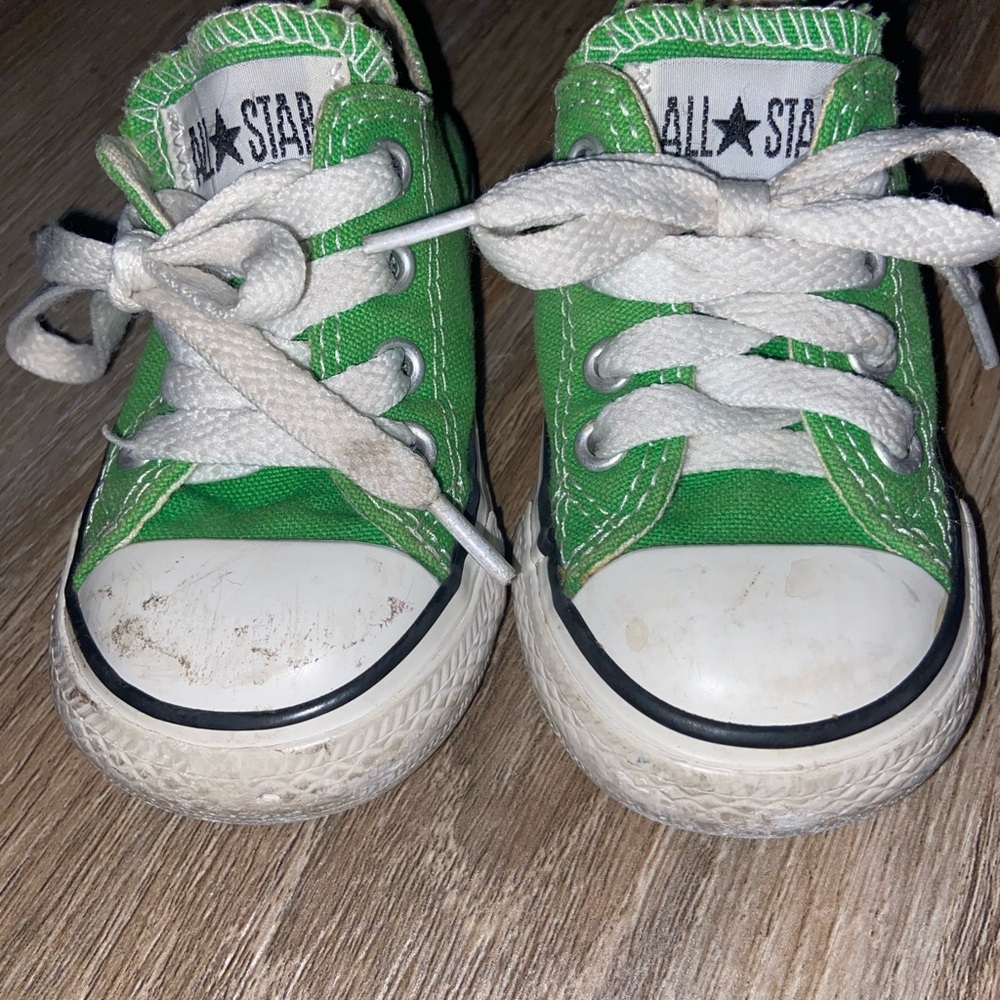 Converse Green sneaker - size 5c